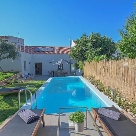 Villa Garifalia With Sauna & Hydromassage